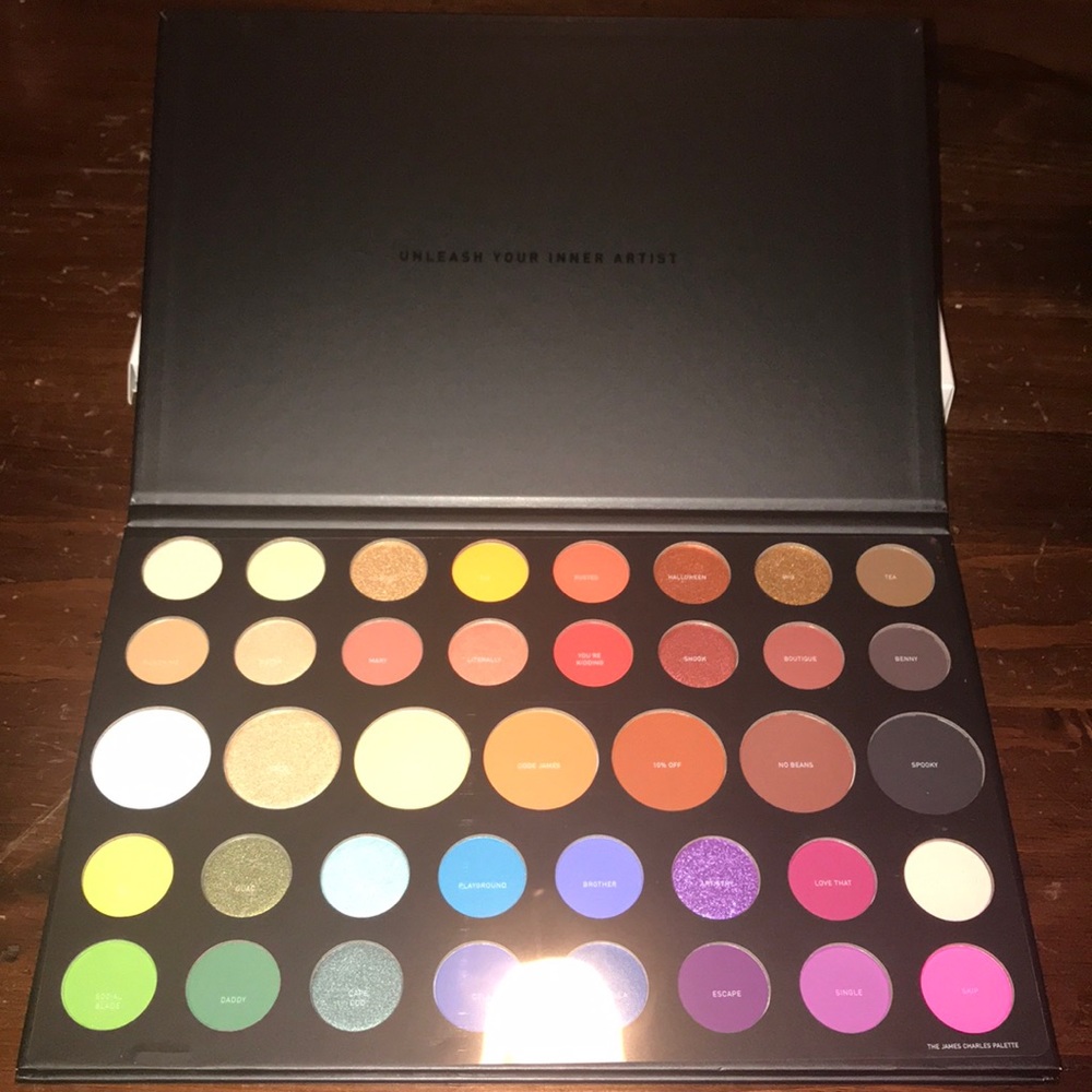 ‼️LAST ONE‼️🎄XMAS BLOWOUT🎄🆕✨ THE JAMES CHARLES PALETTE - Picture 4 of 8